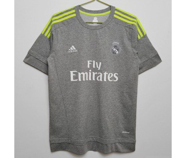 Camiseta retro visitante del Real Madrid 2015-2016